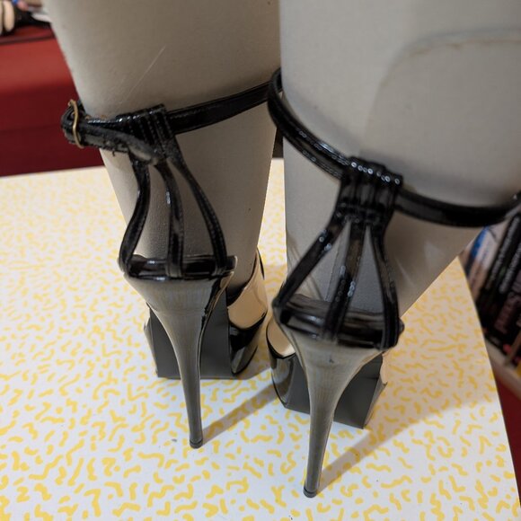 1920s Style Black Leatherette T-Strap Flats – Unique Vintage Vintage LSB Custom Black and Cream T-Strap Platforms